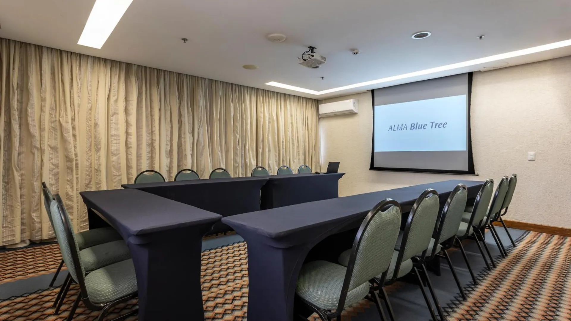 Blue Tree Towers Millenium Porto Alegre Hotel